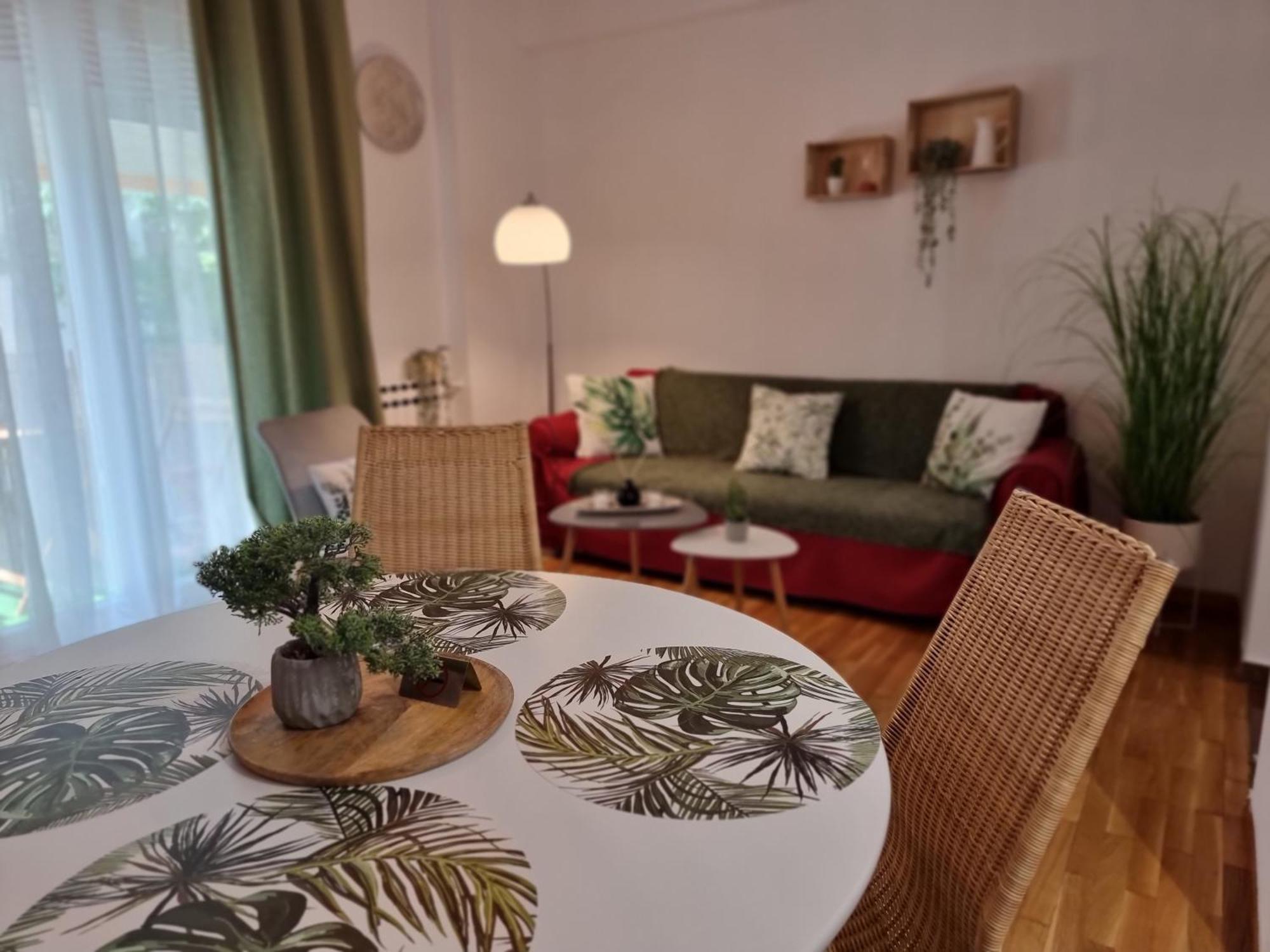 Charming House 2